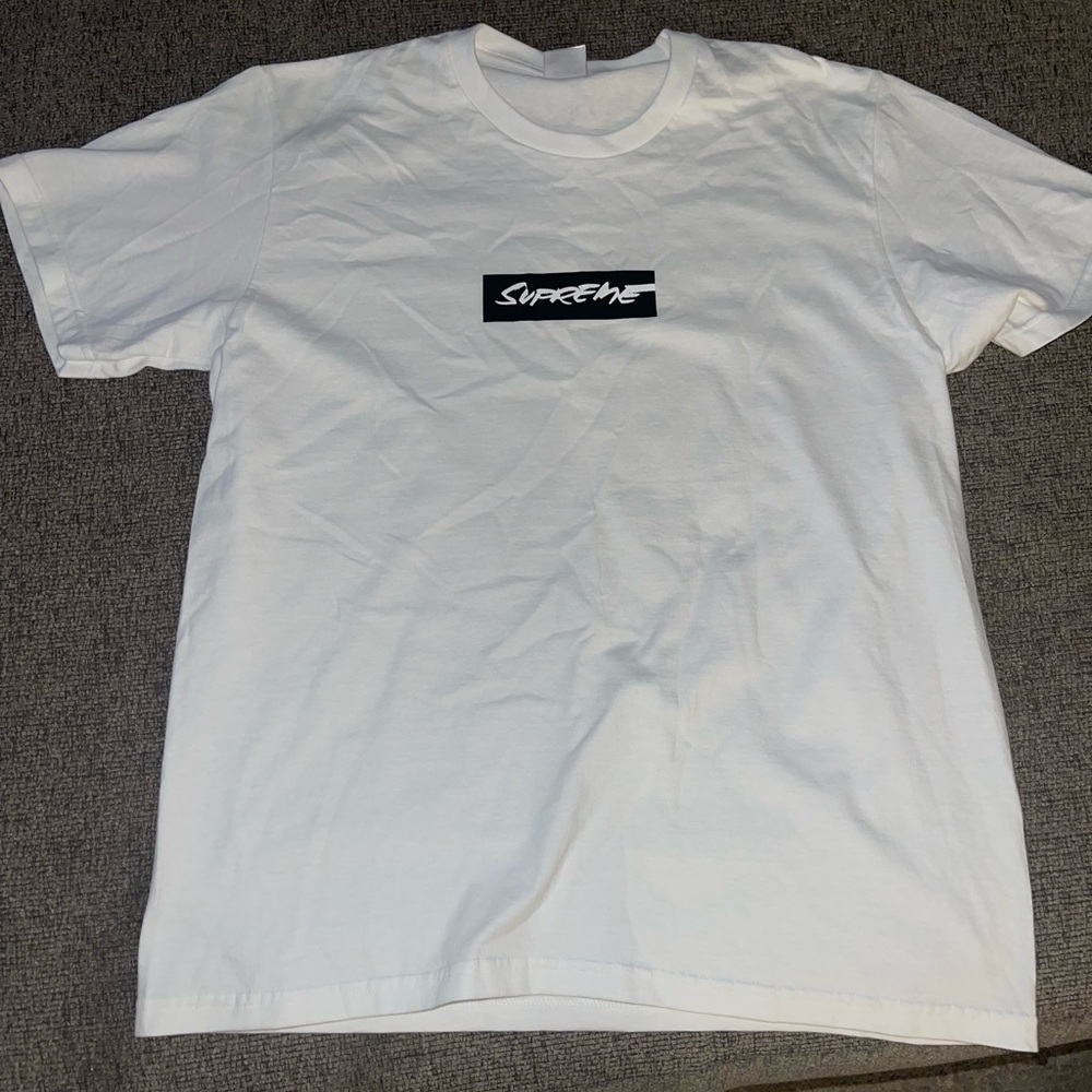 Supreme tee